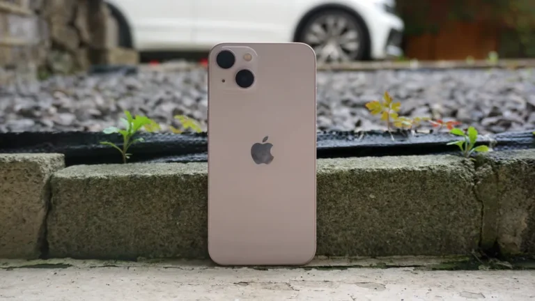 S22 и iPhone 13 Какой Смартфон Лучше в 2024 Году 3